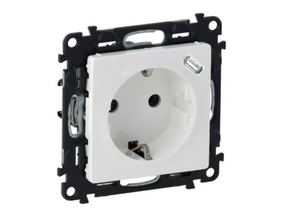 Kištukinis lizdas su USB-C įkrovimo lizdu Valena Life Legrand 753135